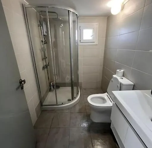 Floor Flat In 2 Nikósie